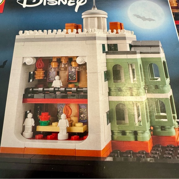 NWT. Disney Lego Haunted Mansion Lego set. For Fans of Disney’s haunted mansion - Picture 11 of 13